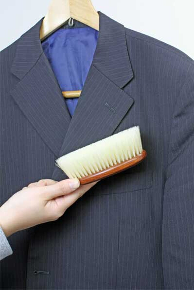 西服保养去尘 西服保养去尘
